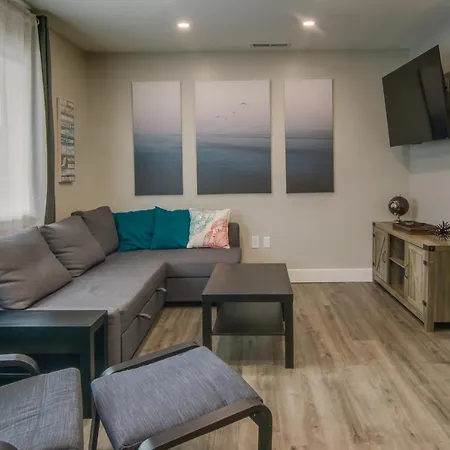 Quaint Ocean City Condo Walk To Beach And Boardwalk